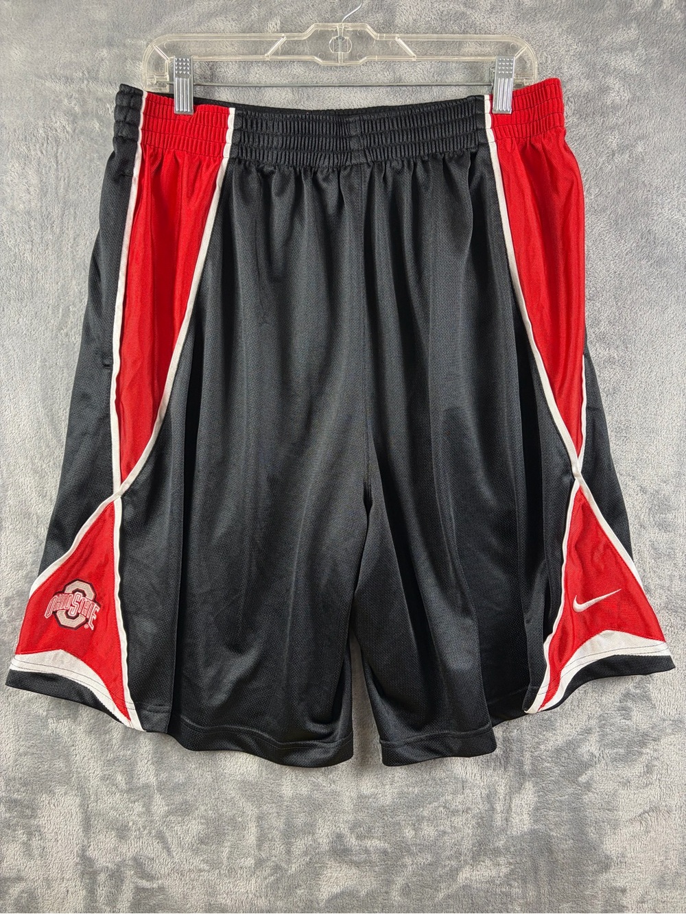 Vintage Nike Men’s Black & Red baggy Basketball Shorts with Ohio State Logo
